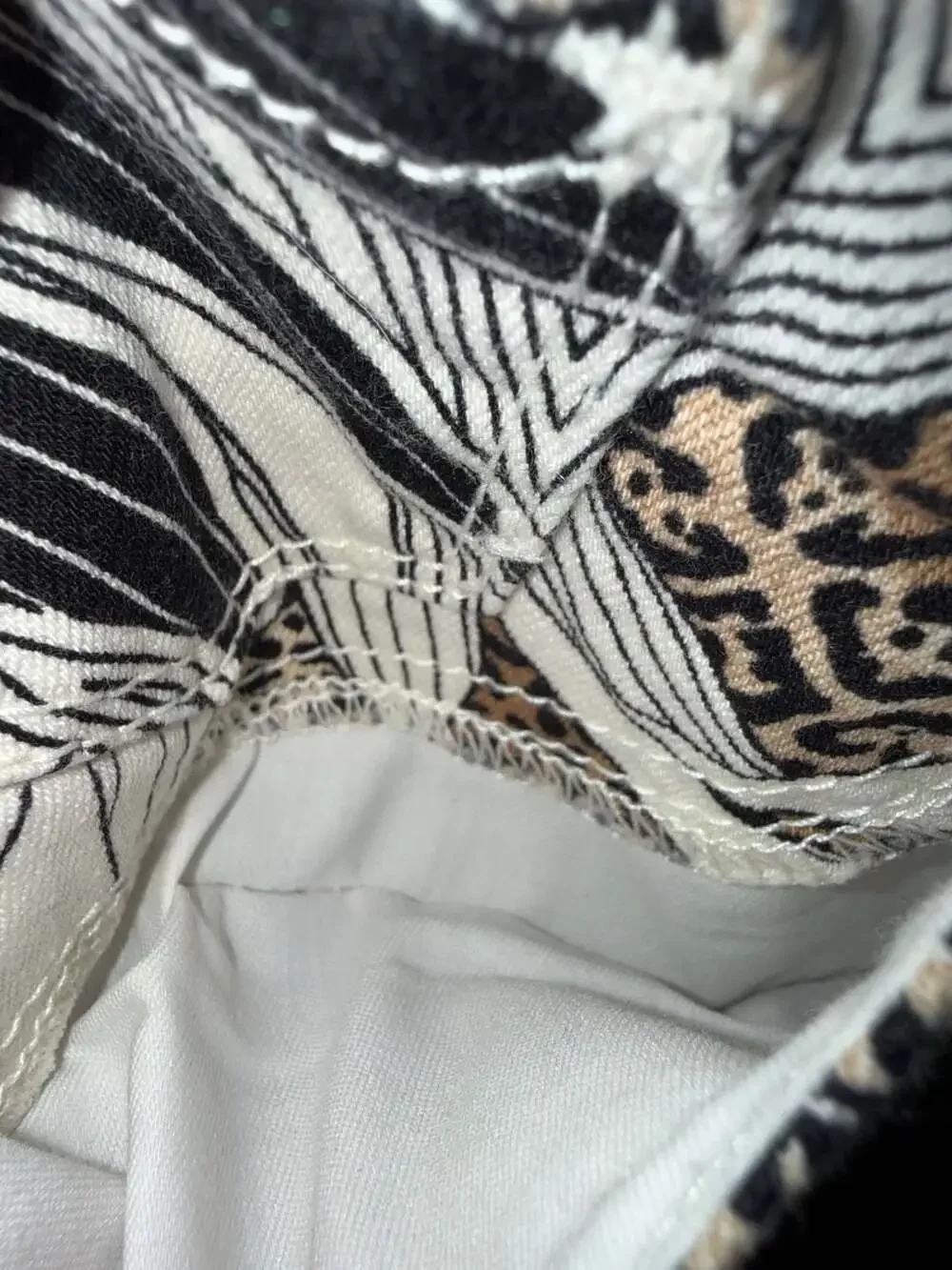 Chico's So Slimming Girlfriend Crop Pants Size 10R